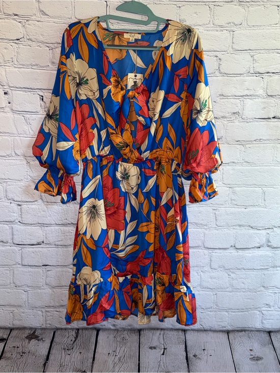 easel Dresses & Skirts - NWT Easel Los Angeles Floral Faux Wrap Midi Dress | Size Small | Boho Boutique 🌺